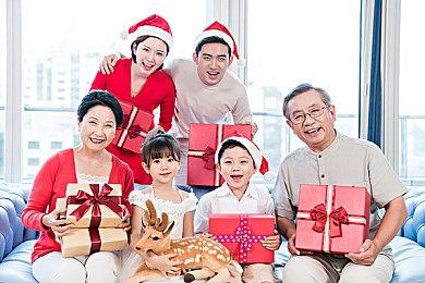 4070 Super vs PS5：今天的中端GPU又能强多少？